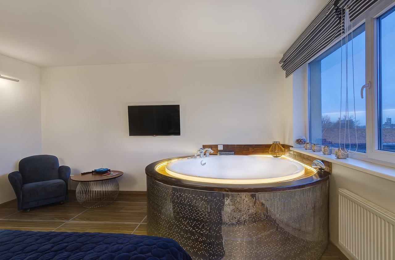 June Street Spa Apartments VNO Kültér fotó
